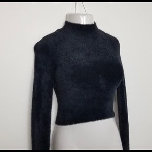 Aritzia Babaton Kuma Crop Sweater